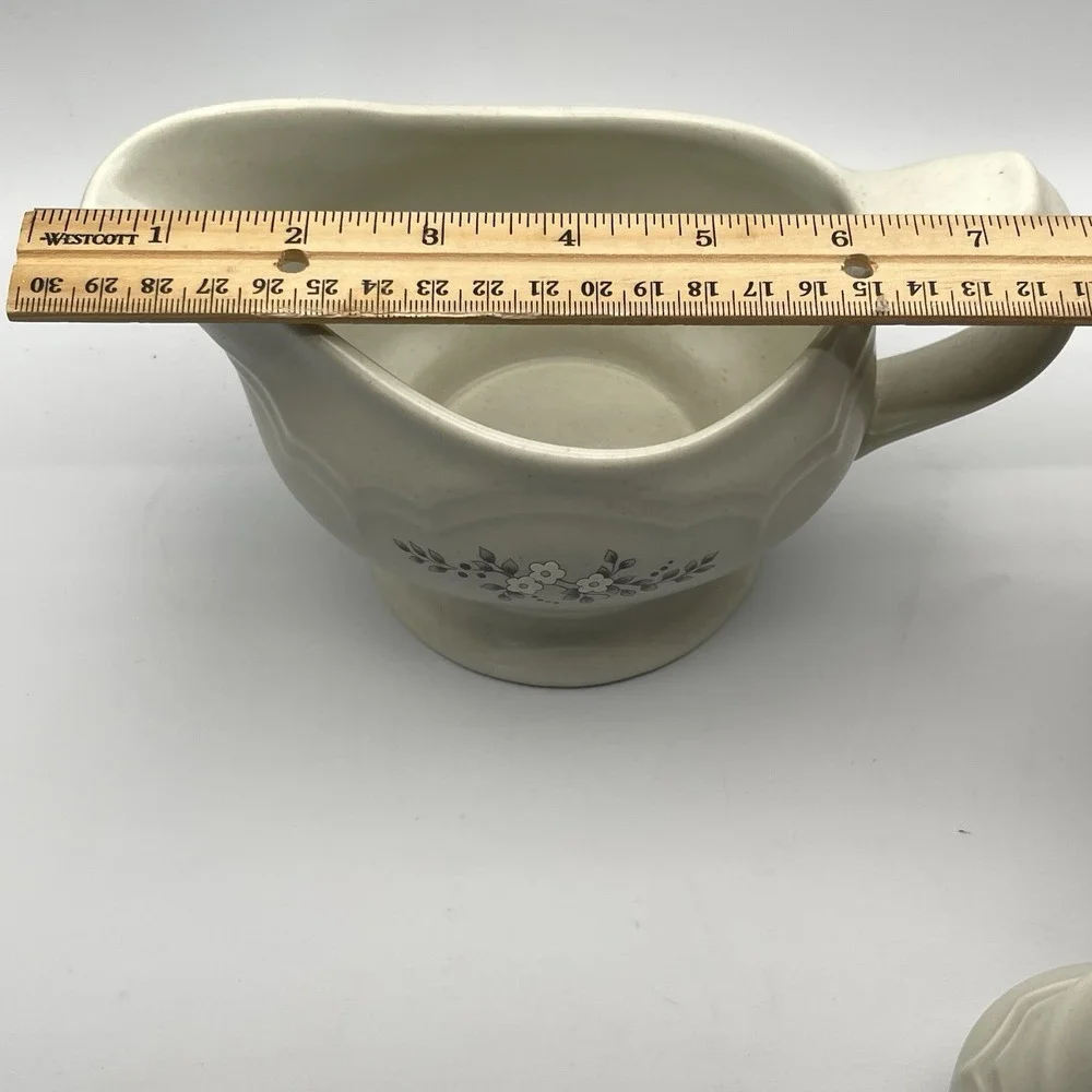 Vintage‎ Pfaltzgraff Gravy Boat Salt & Pepper 3 Pc Set-Retired Heirloom Pattern